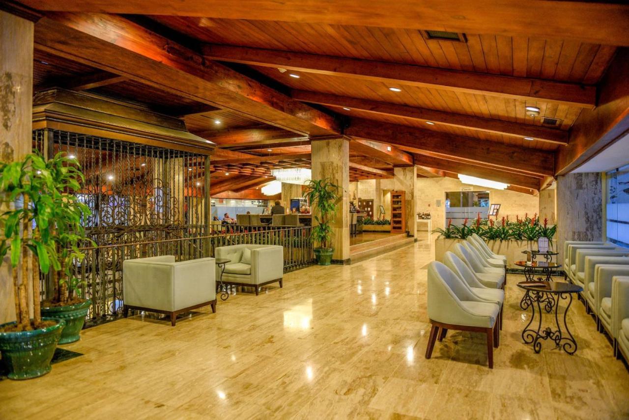 Dominican Fiesta Hotel Санто Доминго Екстериор снимка Lobby