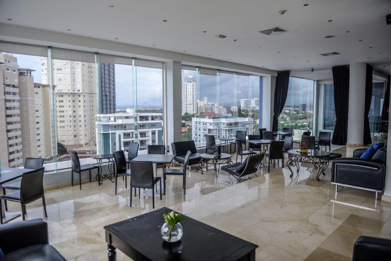 Dominican Fiesta Hotel Санто Доминго Екстериор снимка Club Lounge